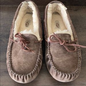 UGG Women’s Dakota Slipper - Size 9